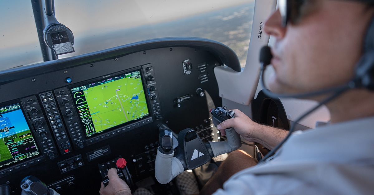 Pilot seen flying inside Piper Archer aircraft