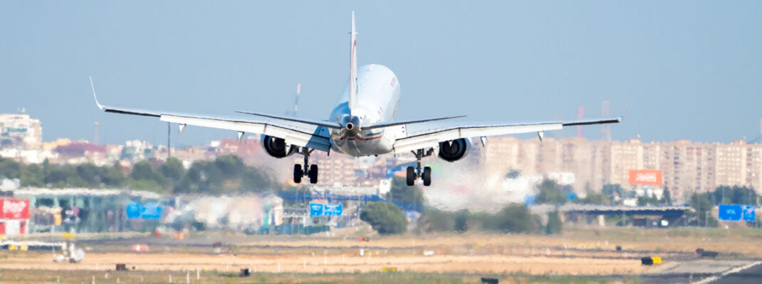 commercial airplane landing
