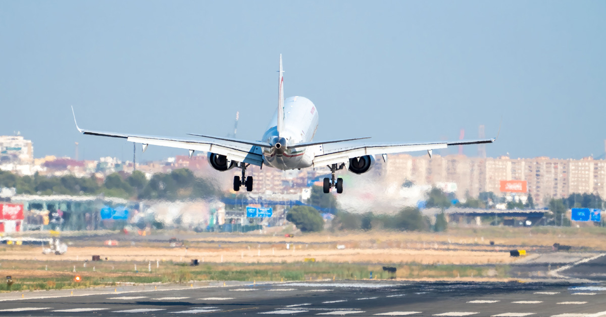 commercial airplane landing
